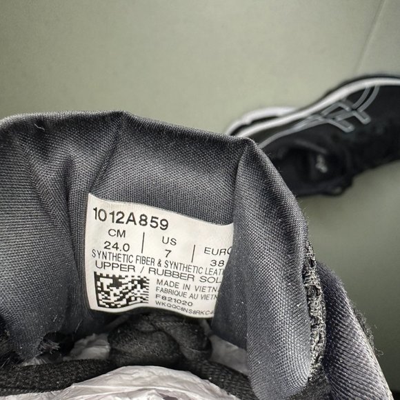 Asics Womens GT 2000 9 1012A859 Black and White Running Shoes Sneakers Size 7 - Picture 7 of 9